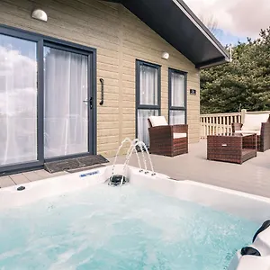  Holiday home Ashworth With Hot Tub United Kingdom
